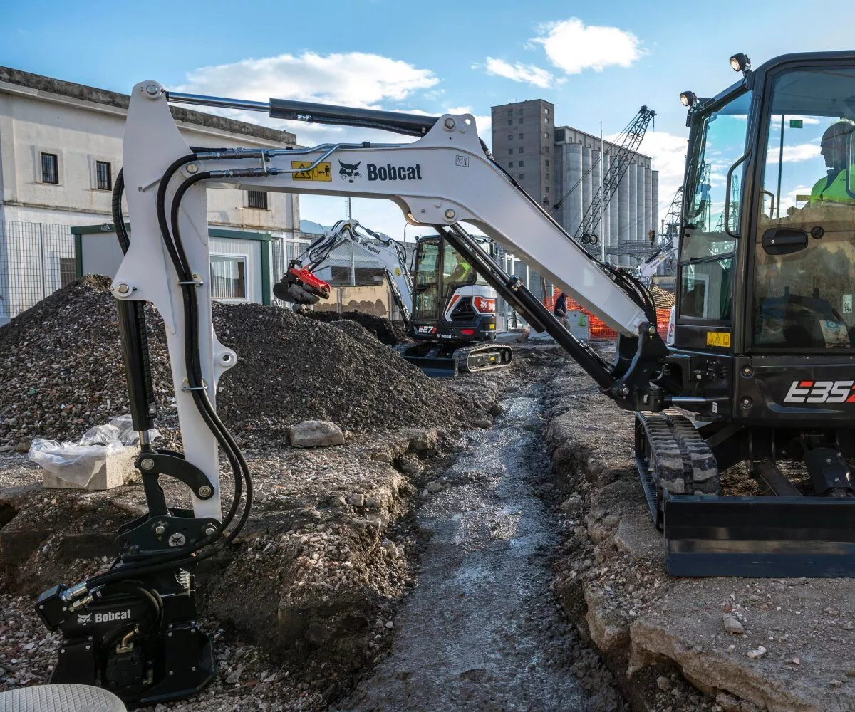 Moderne Bagger beim Einsatz