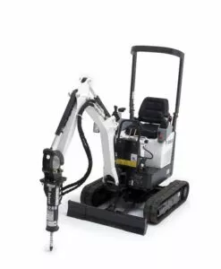 Minibagger E10z ausgestattet mit einem Erdbohrer