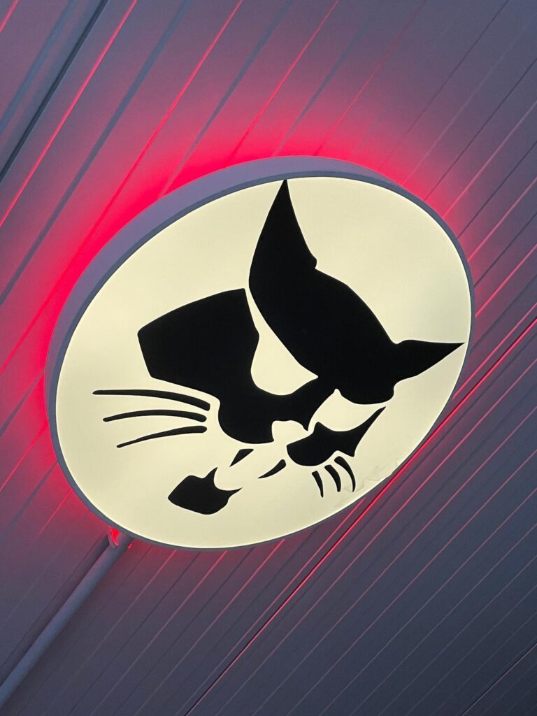 Lampe im Bobcat-Design