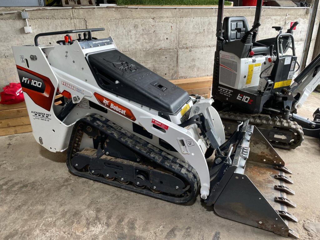 MT100 im Fuhrpark von Gartenbau Rotenburg