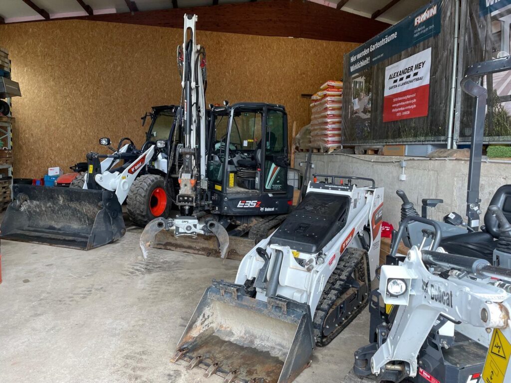 Der Maschinenpark bei Galabau Rotenburg