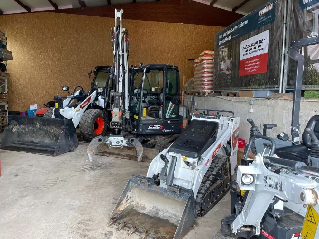 Der Maschinenpark bei Galabau Rotenburg