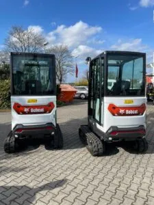 Zwei E16-Minibagger auf dem Hof der Bobcat-Niederlassung